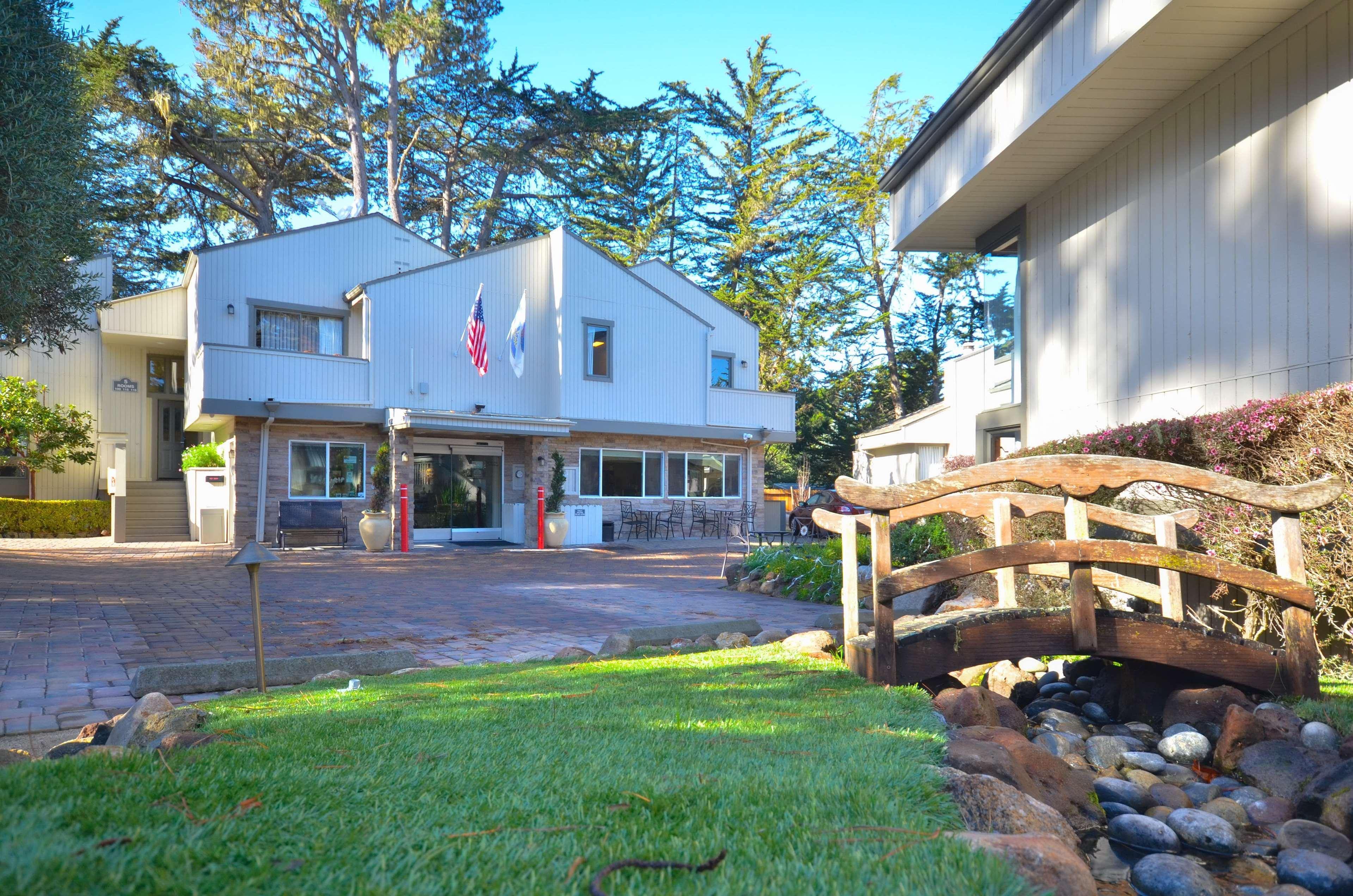 Best Western The Inn & Suites Pacific Grove Exterior photo
